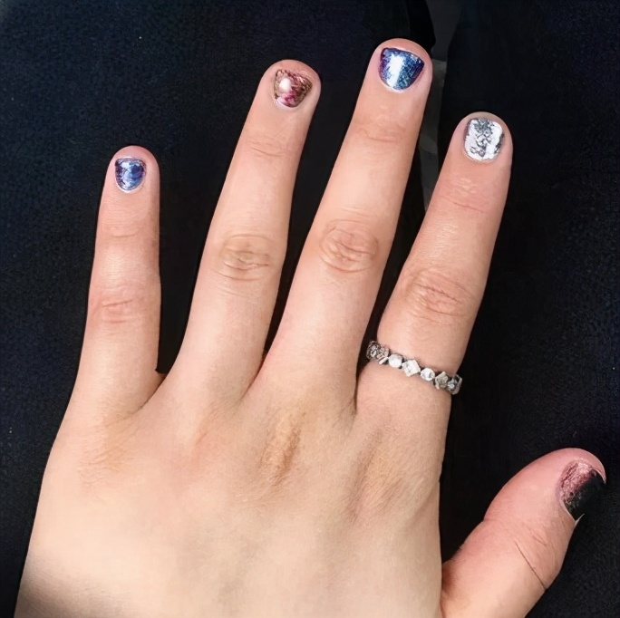 6个毁脸的动作你可能天天都在做,6个动作毁皮肤