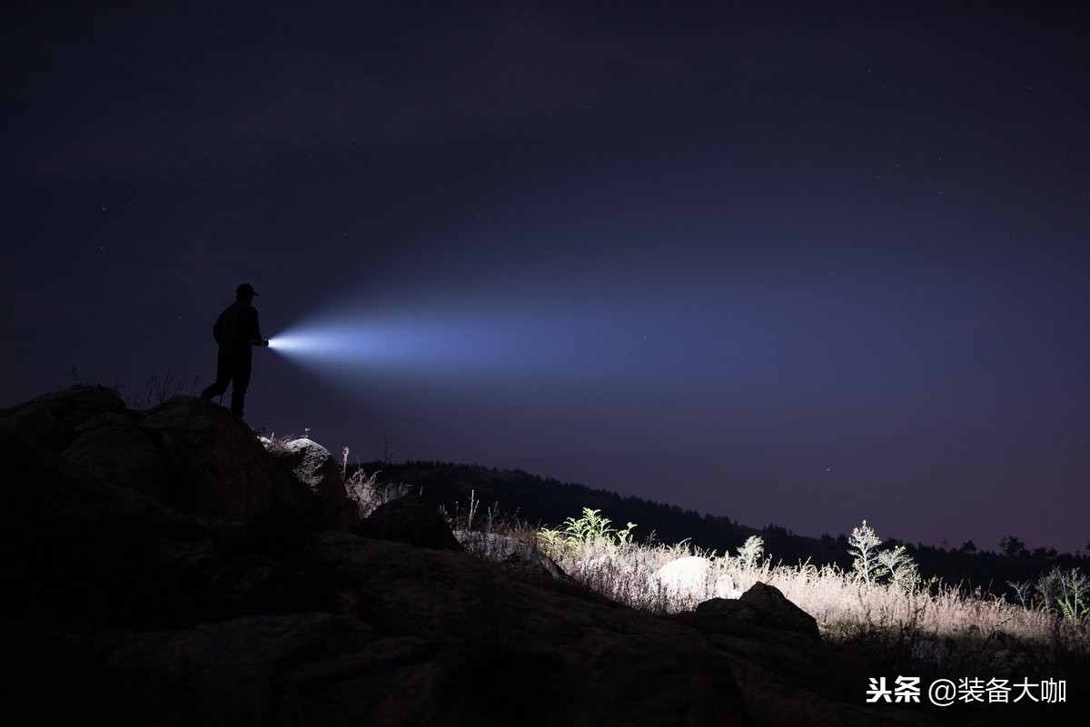 纳丽德圣火30手电筒适合户外吗,纳丽德圣火10手电筒怎么样
