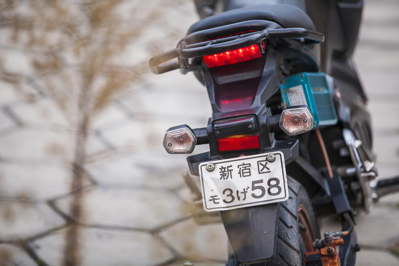 孤独夜里男孩的唯一陪伴，小厂电摩也有的情怀槽车详聊小猴m3！