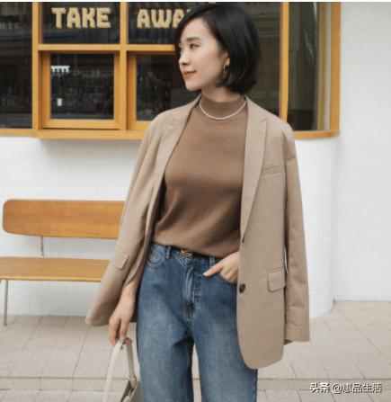 黑色短袖修身小西装怎么搭配好看,初秋时尚搭配小西装更显小资魅力