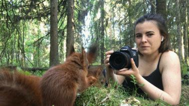 葬礼当天，她成为了四个孩子的“后妈”，网友：这是童话故事吧