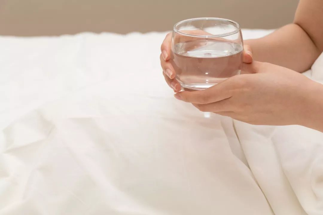 胃痛胃胀反酸水做什么检查,胃酸胃胀胃不舒服需要做胃镜吗