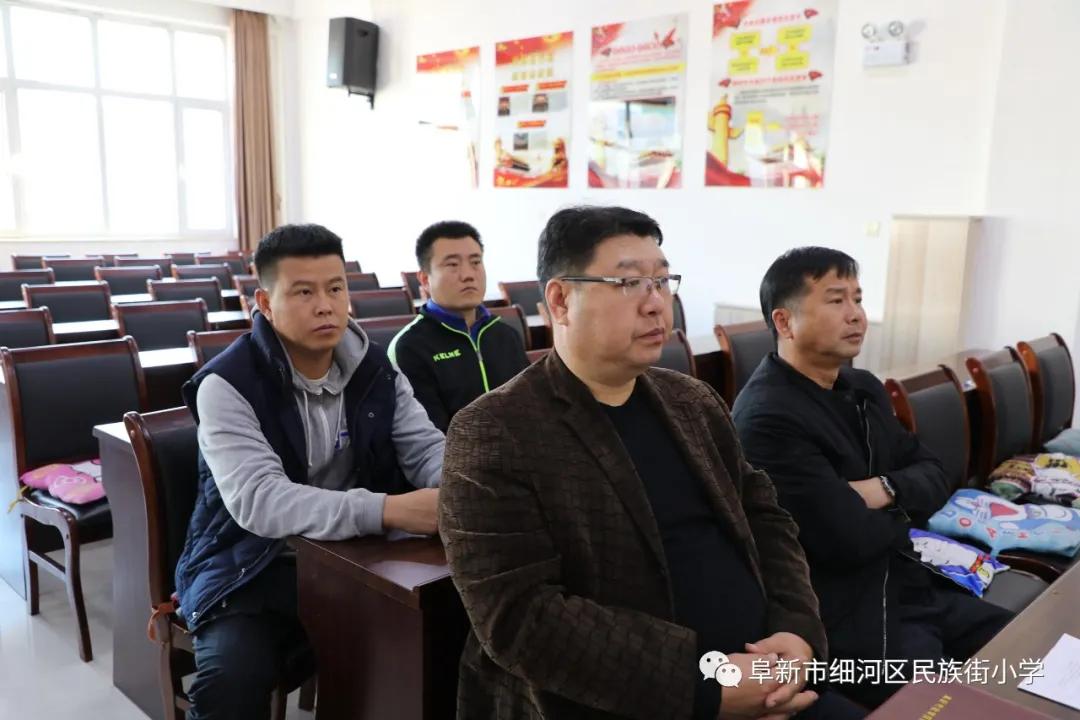 实验小学被评为全国足球特色学校,阜新民族街小学足球