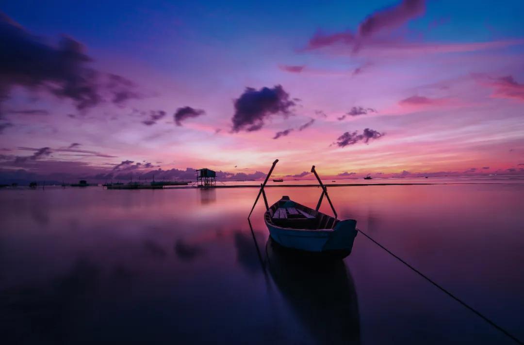 夕阳西下暮色斑驳,夕阳下光影斑驳如梦如幻