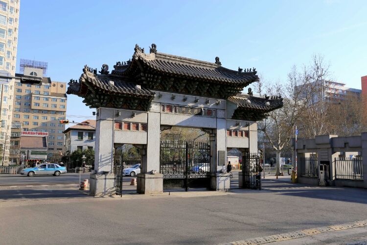 百年山东看青岛千年齐鲁逛青州,山东大学趵突泉景区