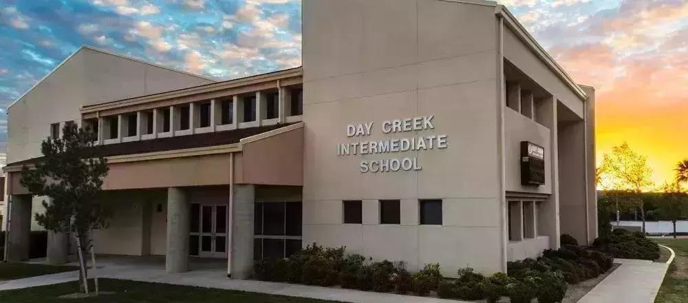 41万刀起库卡蒙格性价比别墅!小孩才选择,超市和优质学区我都要!