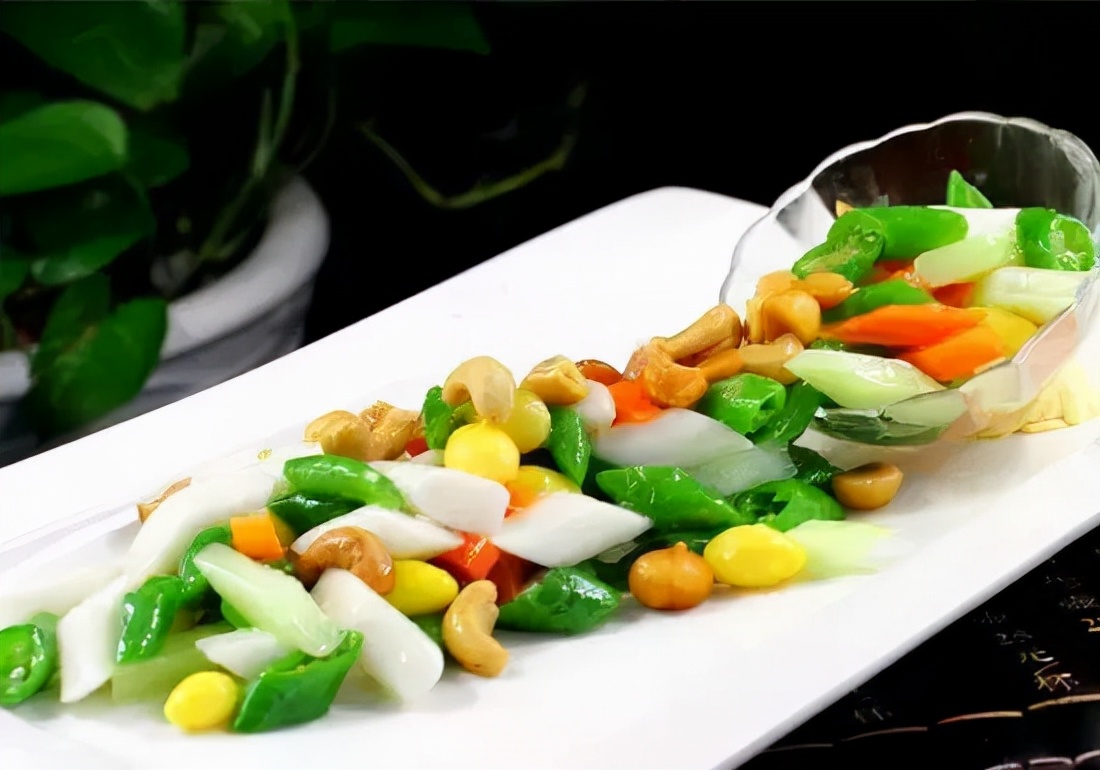 最近吃素经常放屁什么原因,吃素一段时间老放屁