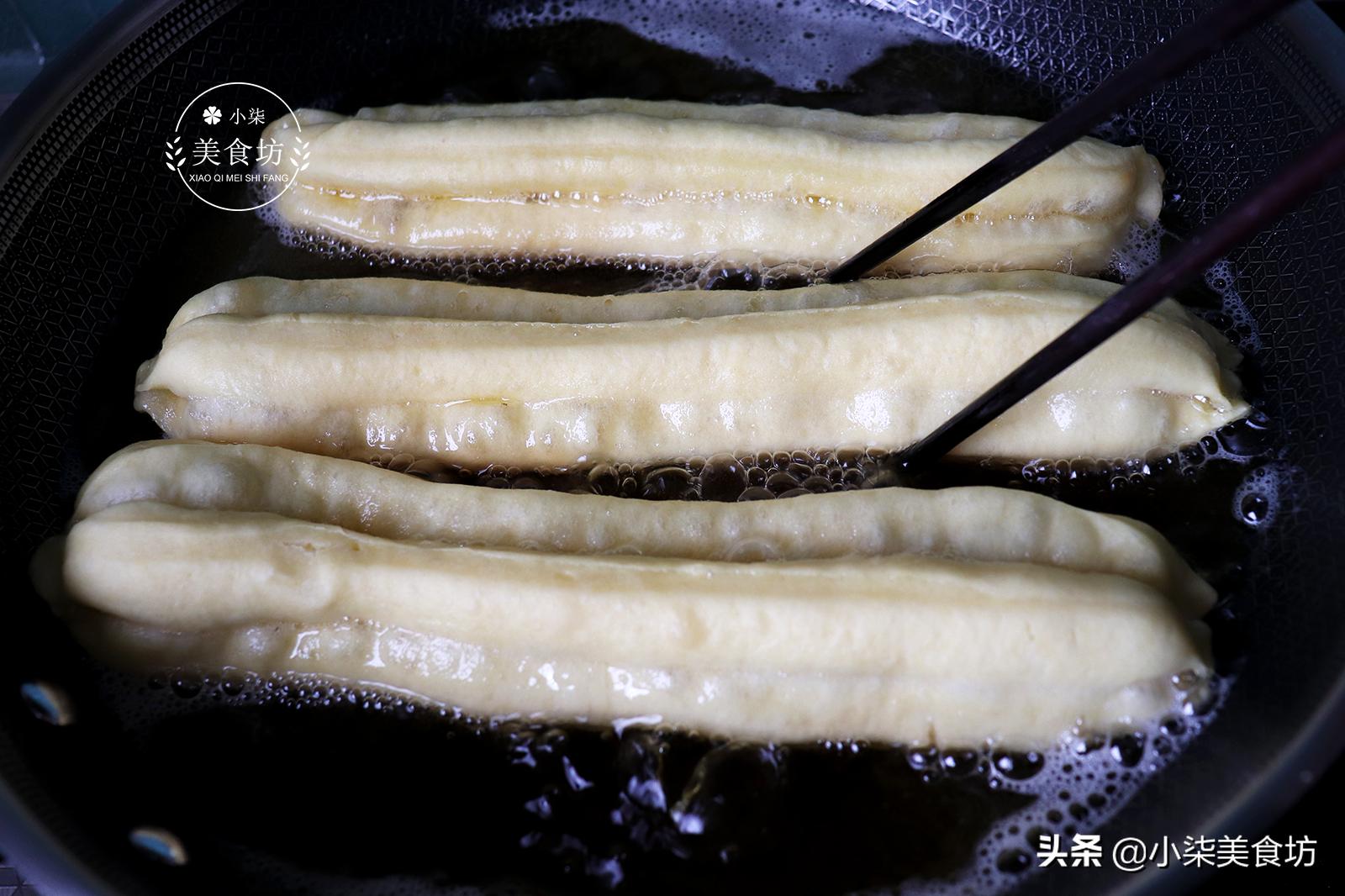 盐碱矾油条需要饧面多长时间,油条做法蓬松酥脆不用醒面一晚上