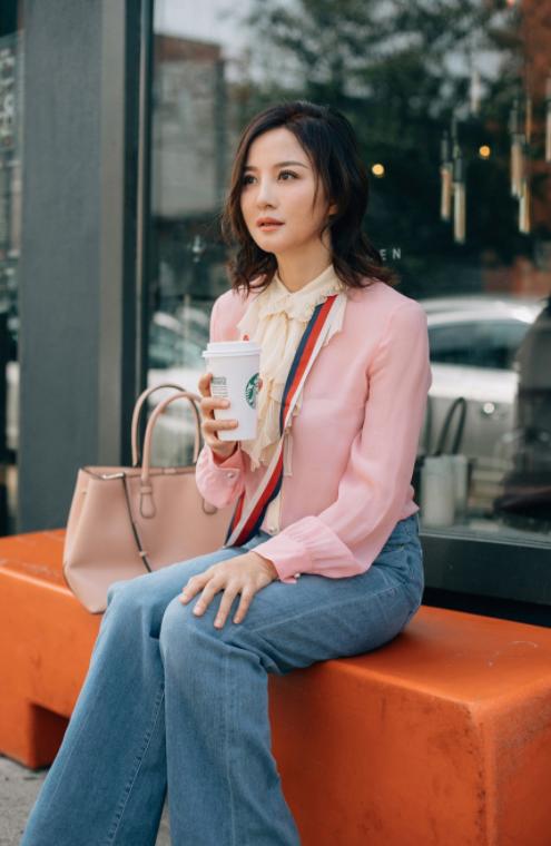 陶虹穿衣搭配图片,陶虹50岁减龄穿搭