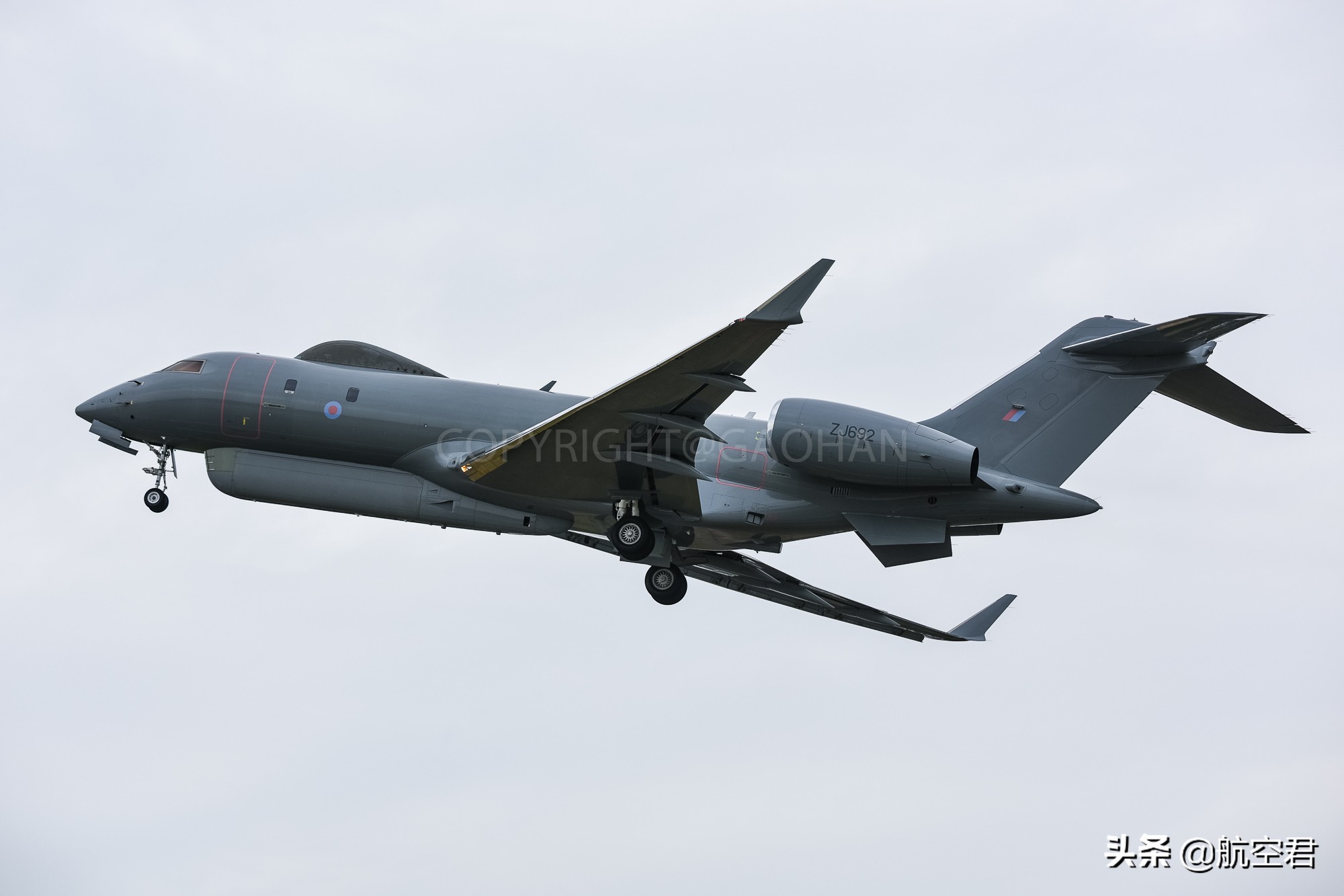 不止“大盘鸡”,还有“独木舟、平衡木”等,预警机各种奇特外形