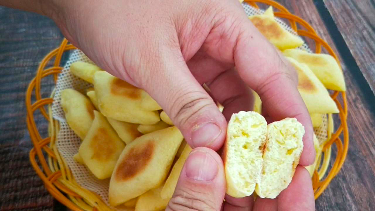 3个鸡蛋1碗面教你做面包不揉膜,面粉加鸡蛋简单做法