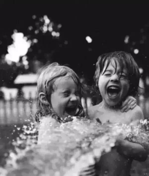 世界微笑日不要吝啬你的笑容,世界微笑日与所有的美好不期而遇