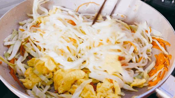 炒粉怎么做才不会烂,炒粉怎么让不粘不坨又好吃