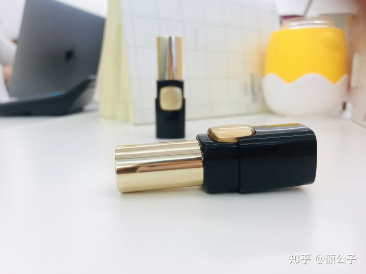 朋友送的口红不知道是真是假,为什么男生送口红都送纪梵希