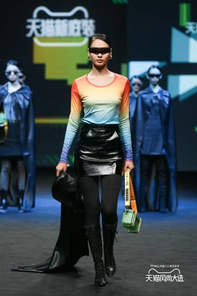 蒛一品牌亮相上海时装周,引领保暖内衣潮搭新风尚