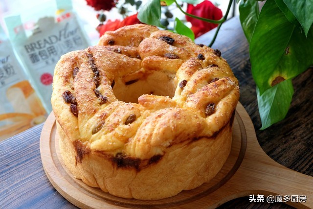 不加黄油炼乳葡萄干面包,蛋挞加淡奶油和炼乳葡萄干做法