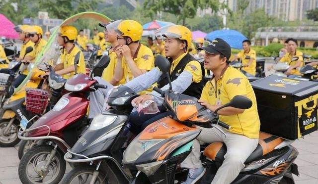 外卖小哥一个月到底能挣多少钱,外卖小哥月入过万真的很容易吗