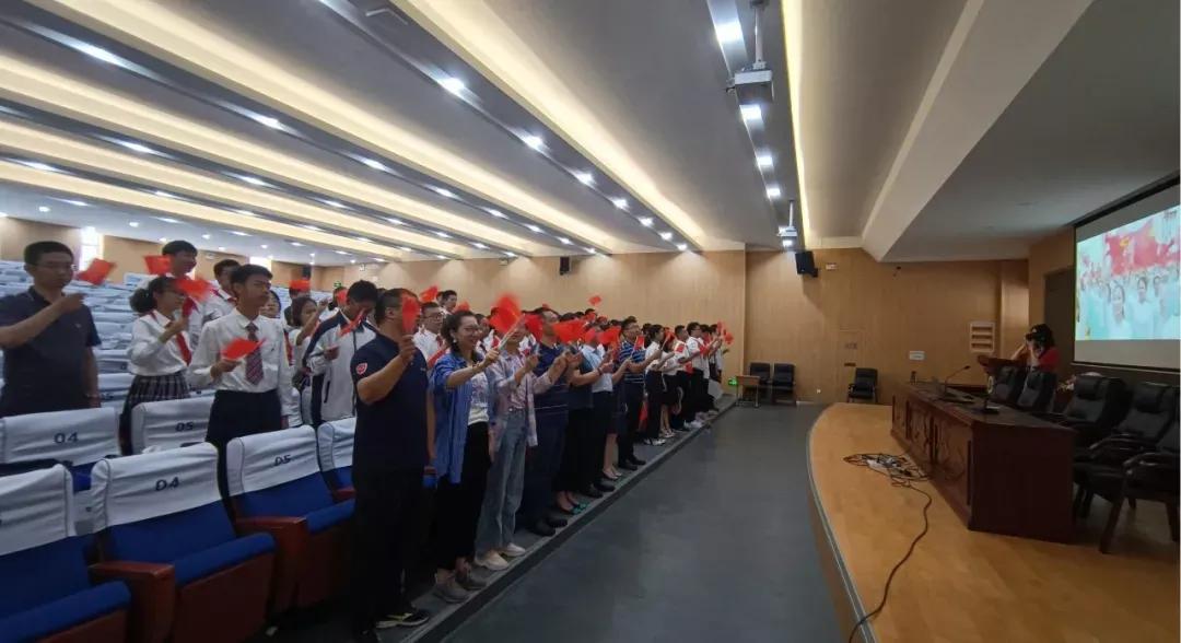 江苏南京外国语学校,南京外国语学校高二五班