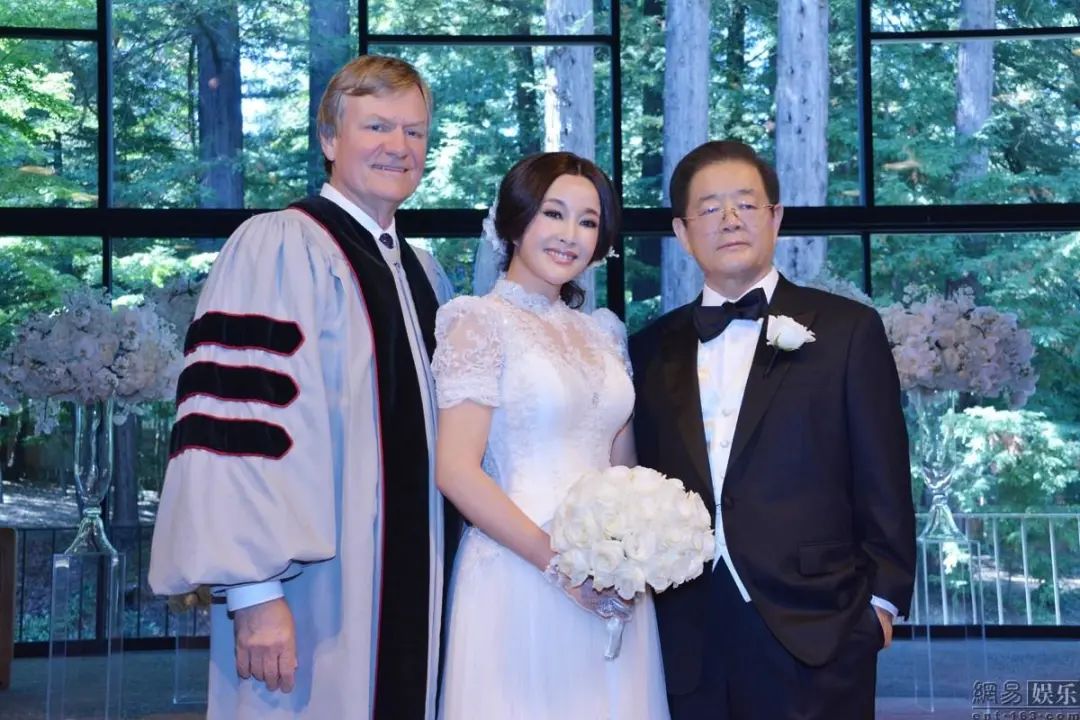 刘晓庆究竟有多少钱,六十五岁刘晓庆回老家买墓地