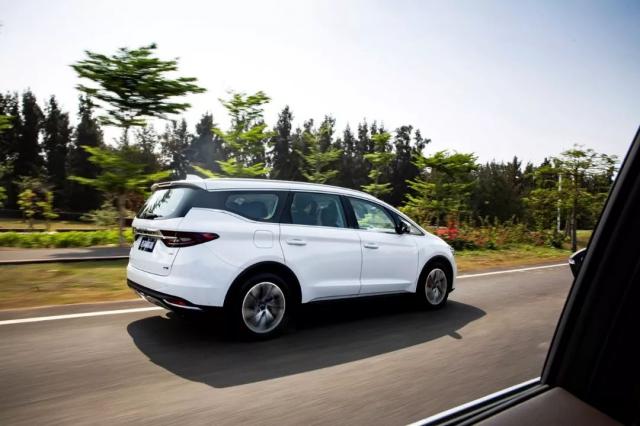 吉利嘉际三缸加速测试,嘉际48v轻混三缸机