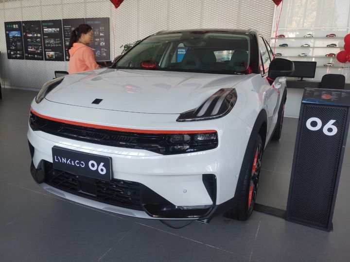 领克01和领克06对比,领克06phev落地价