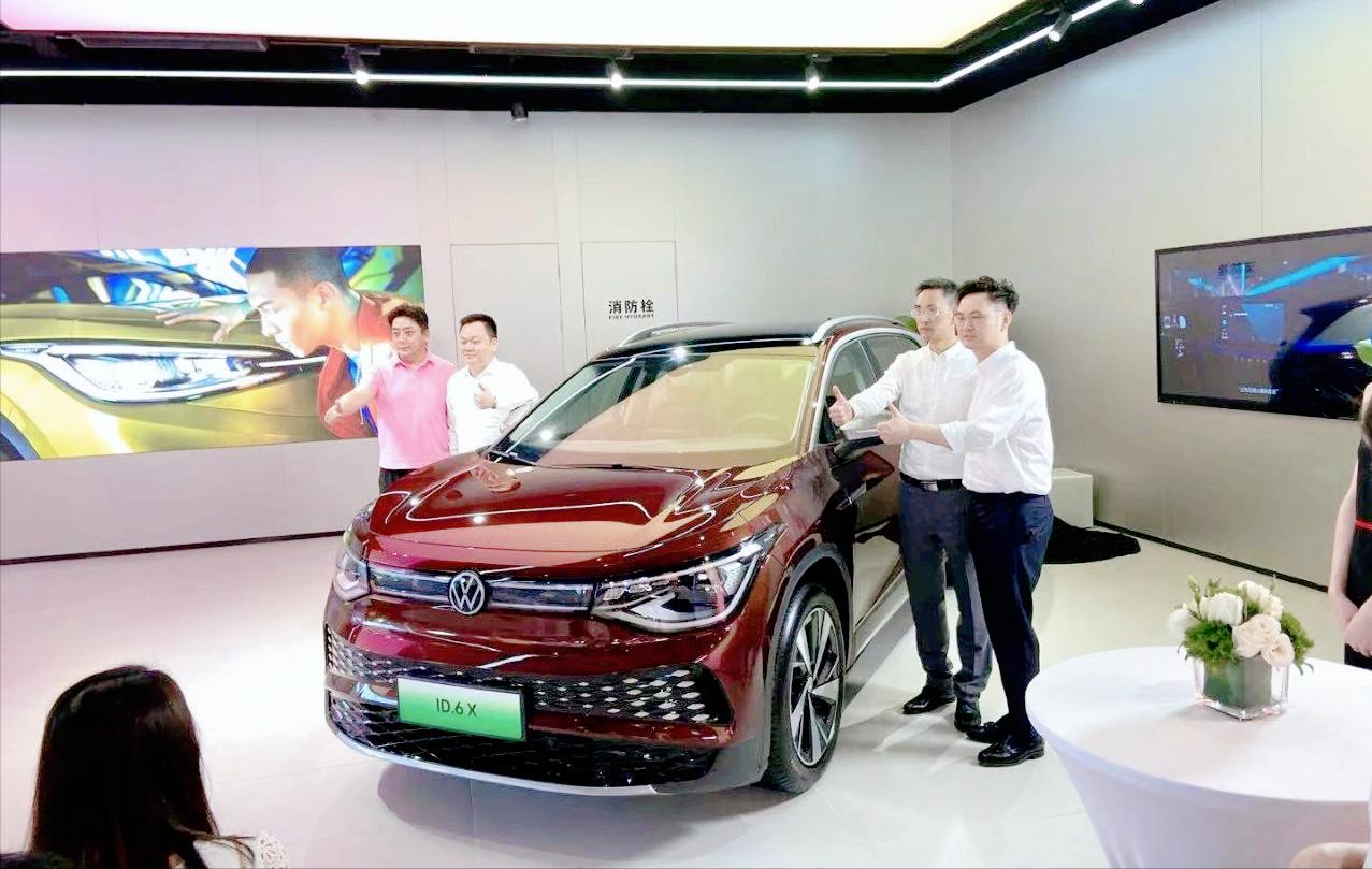 上海协通-长风大悦城ID.StoreX旗舰店盛大开业