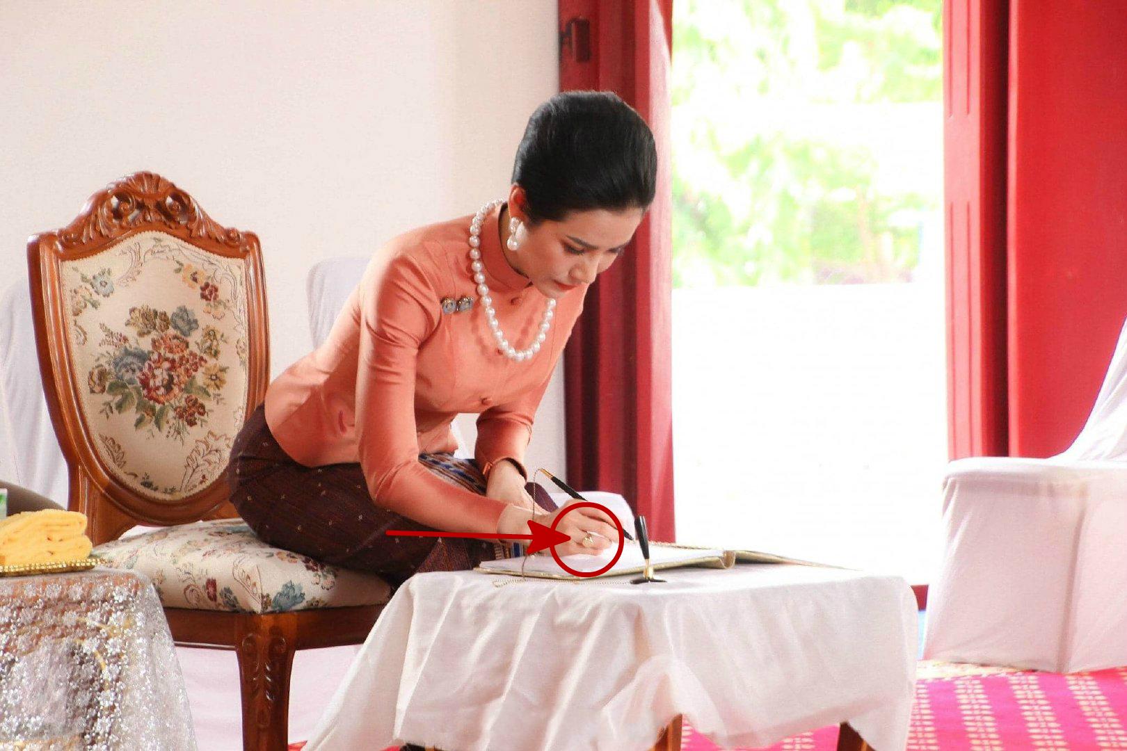 泰国贵妃戴红宝石露脸,泰国贵妇戴夸张首饰参加晚会