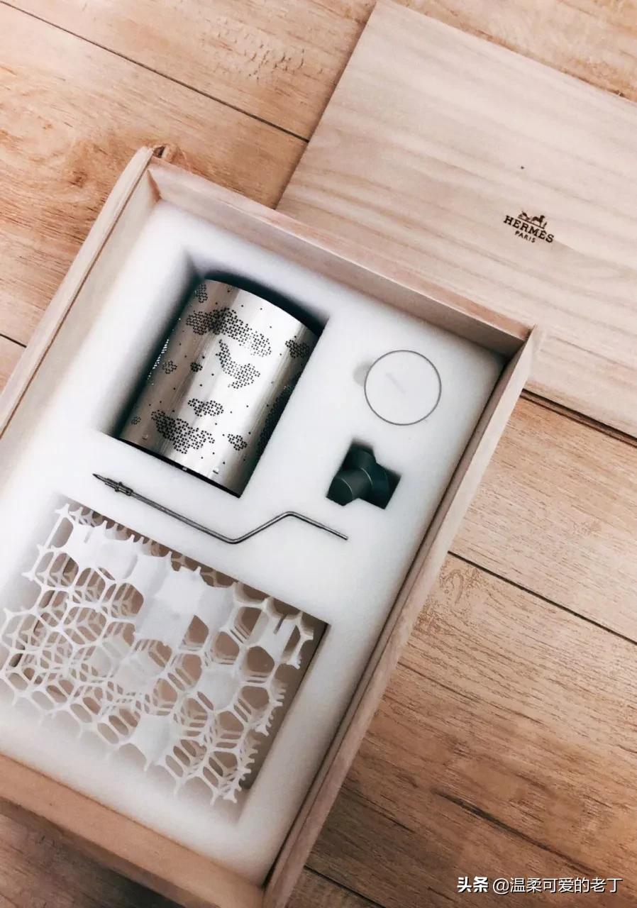 在今年的月饼里，我吃出了贫穷的味道