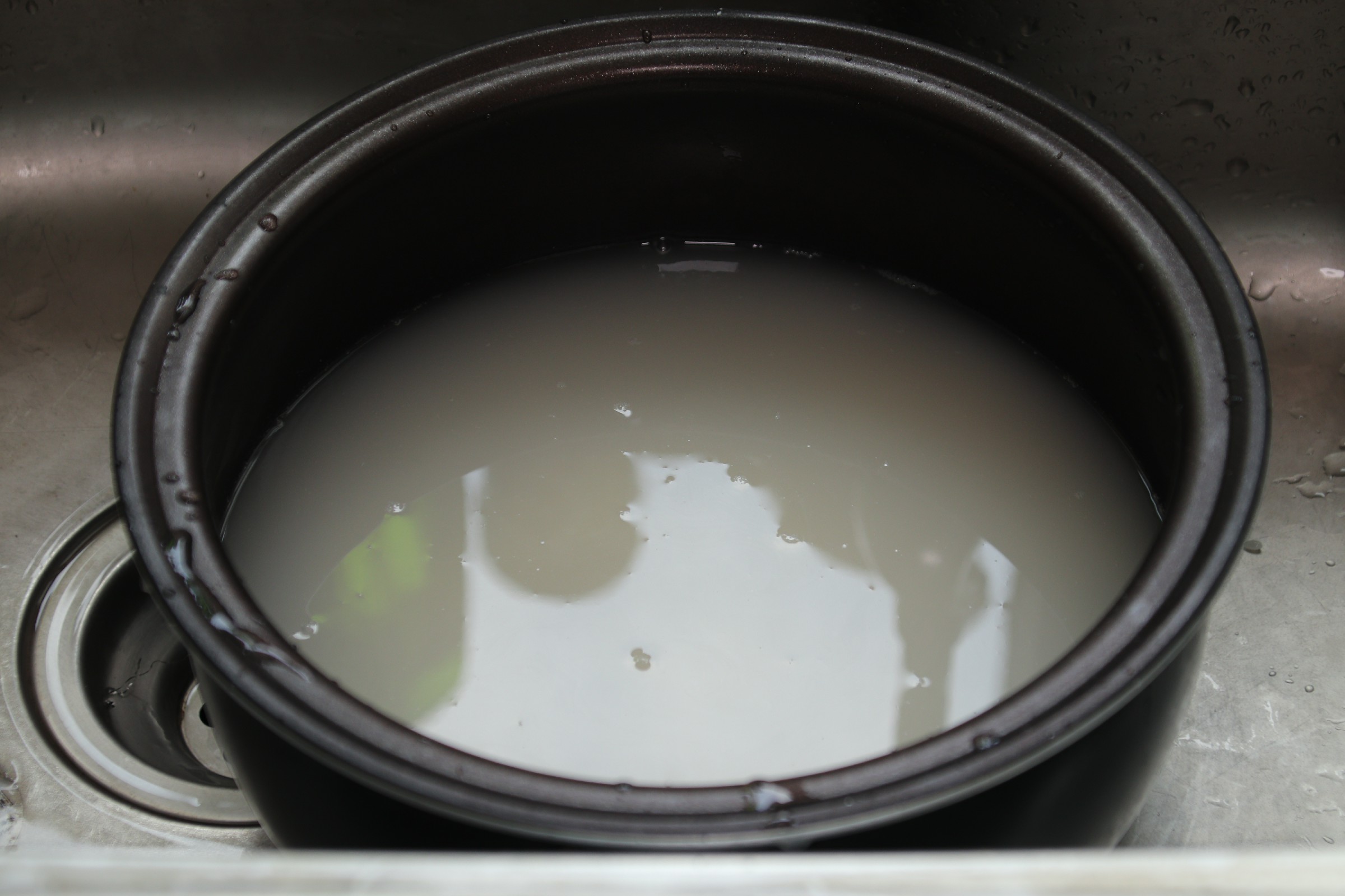 蒸大米时，记住“2放3窍门”，米饭又香又软，粒粒分明