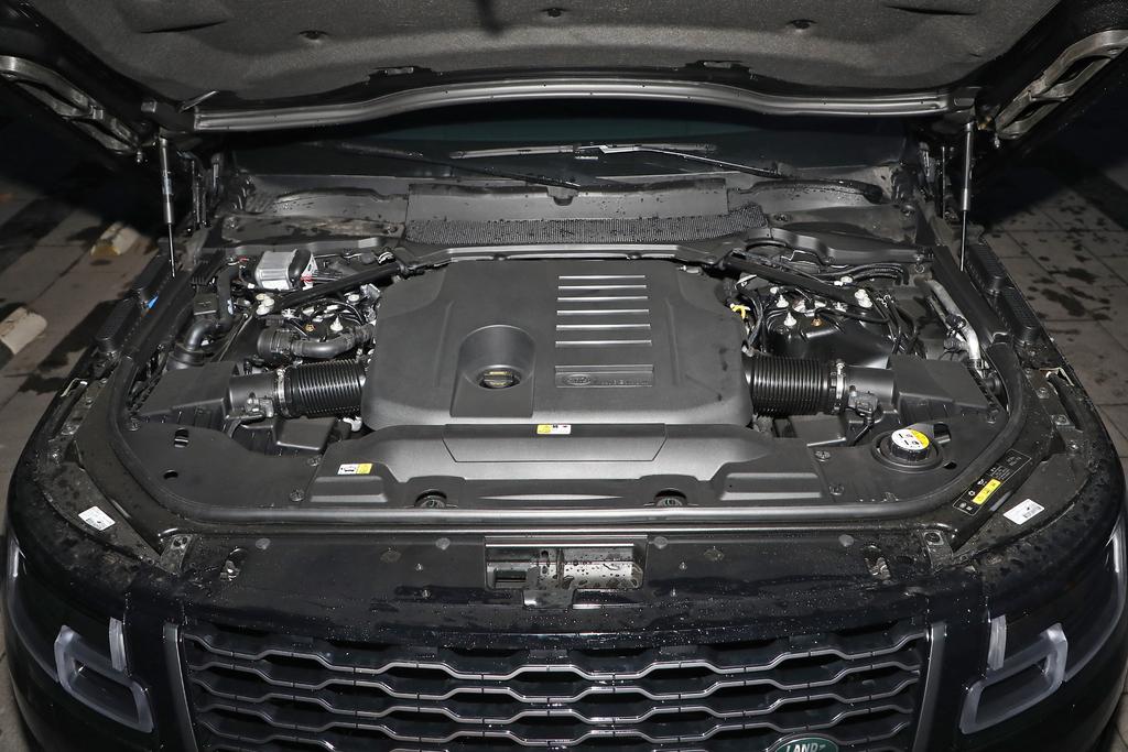 路虎揽胜对比兰博基尼suv评测,路虎揽胜创世加长版奢华suv