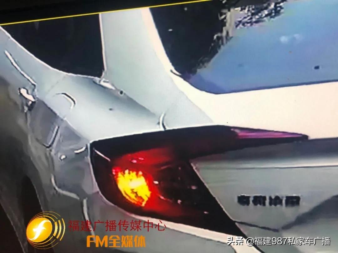 林女士在仓山区这家店洗车，取车后发现一个洞