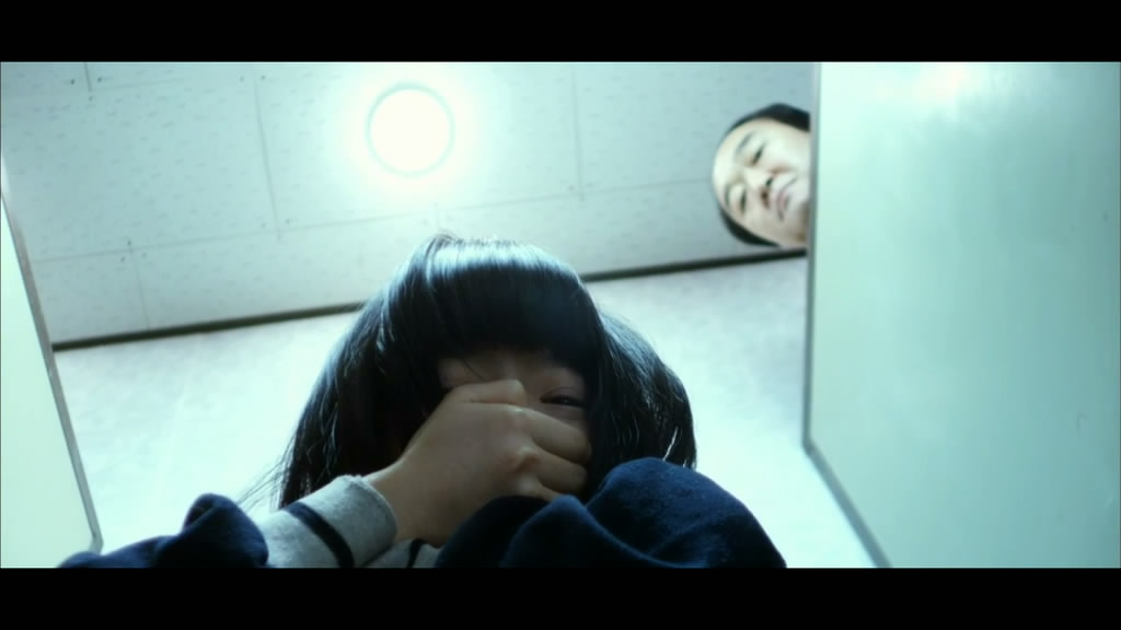 “以爱之名”的*暴强**:你是我现在的女儿,未来的妻子