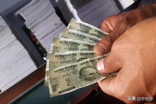 珠宝行业销售下滑的原因,周大福珠宝靠什么赚钱