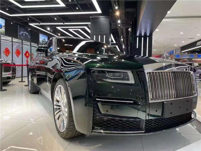 劳斯莱斯blackbadge古思特,400万劳斯莱斯古思特新款