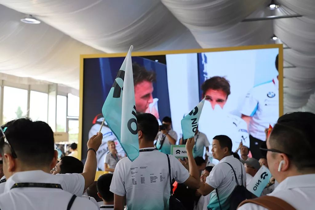 这车空间窄、没空调，只能躺着开，为啥一群男人都想开？