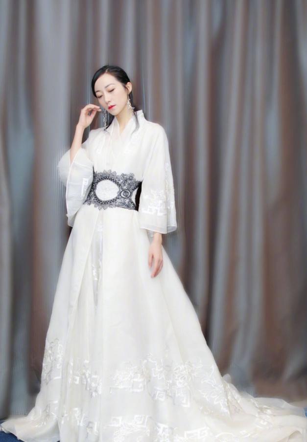 韩雪同款小白鞋,韩雪好气质