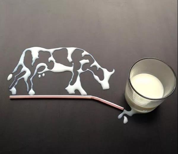 你可以擦掉那滴水，或者顺势用它画点不一样的美丽