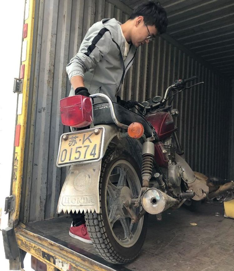 收了一台旧摩托车,收一台铃木dl250