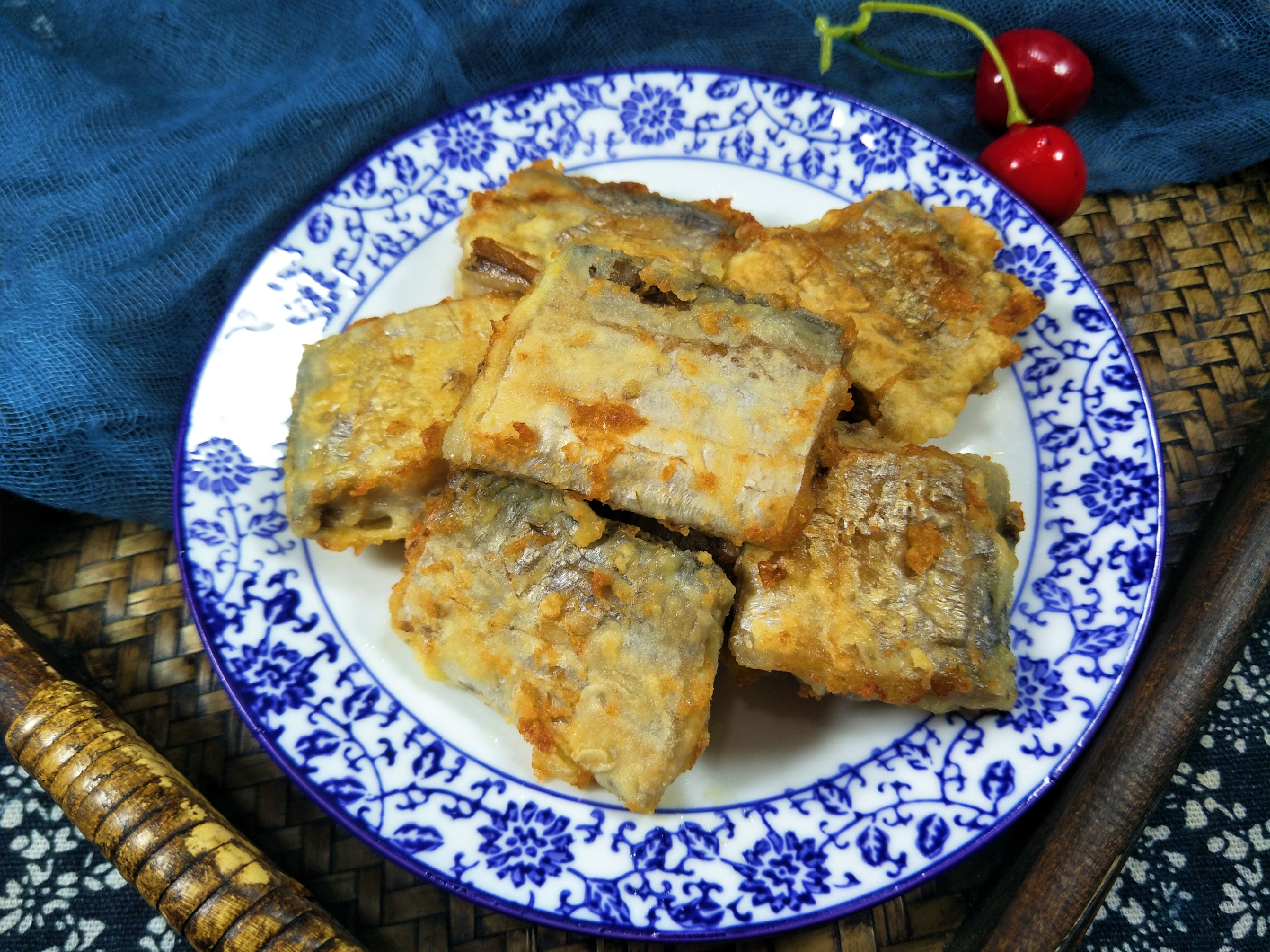 如何炸带鱼不老好吃,老东北美食干炸带鱼的正确方法