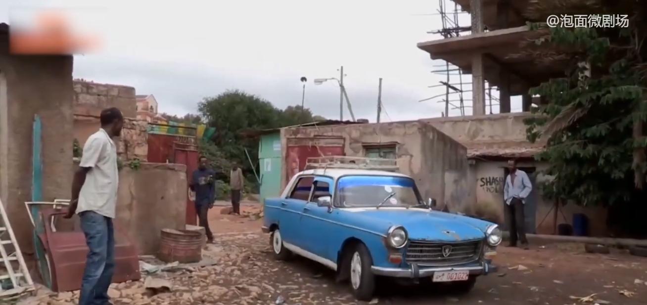 非洲的奇葩铁路：火车照明靠手电筒，不脱轨就是中大奖！纪录片