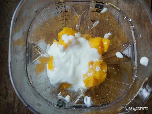 自制饮品芒果冰沙,芒果酸奶冰沙最好吃