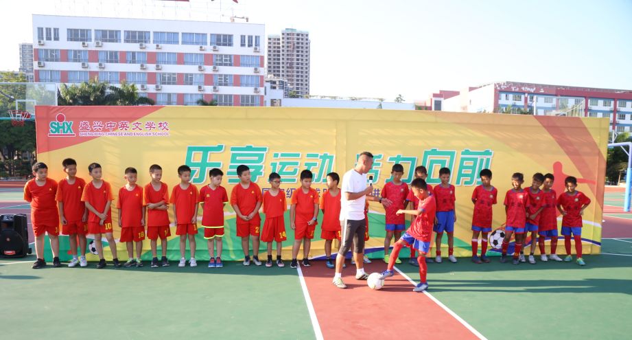 足球明星进校园,足球教练进校园