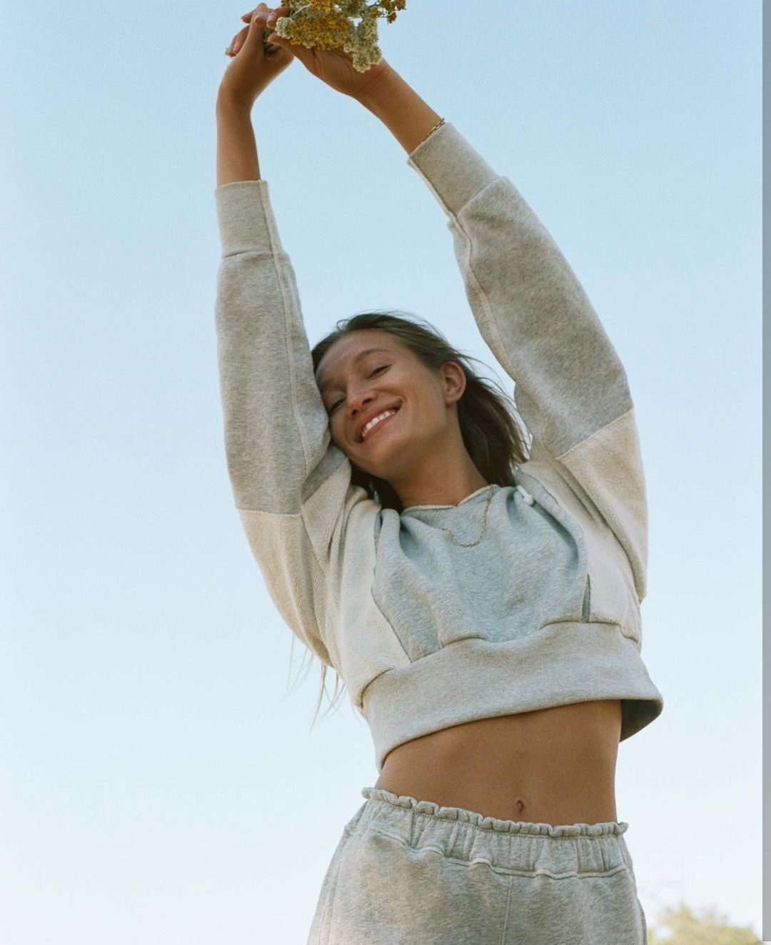 春夏都可以穿的卫衣推荐,品牌卫衣女款什么牌子质量好