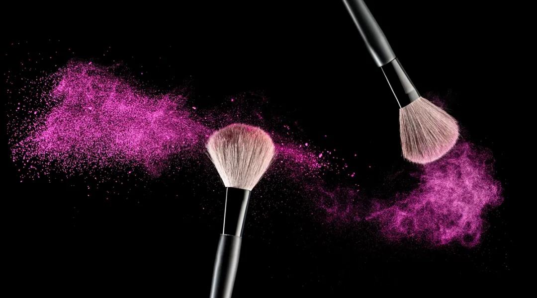 刘晓庆化妆师毛戈平合照,毛戈平给刘晓庆化妆