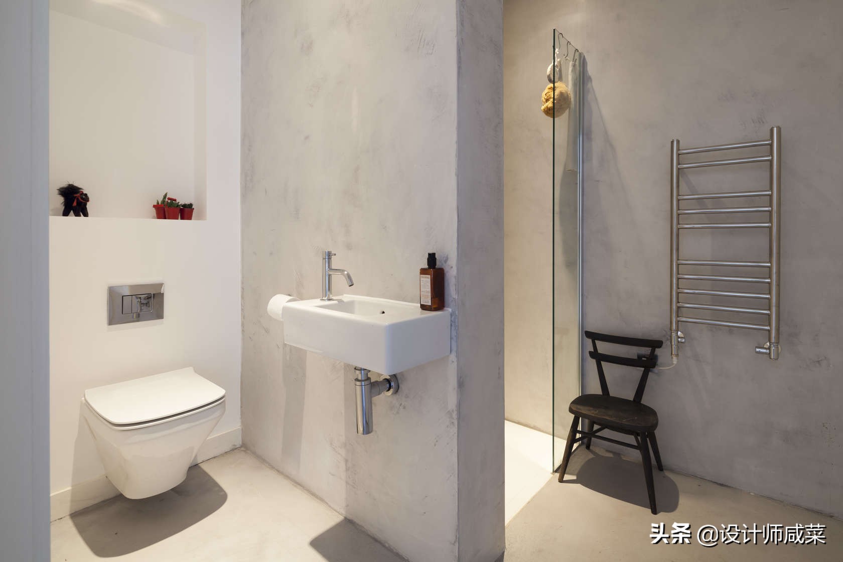 老年人雨天滑倒怎么办,爸妈年纪大了洗澡特别担心滑倒