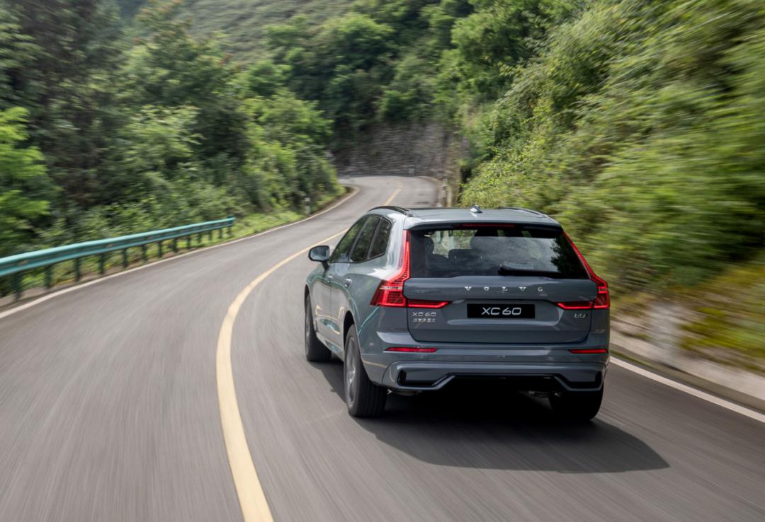 沃尔沃xc60T8深度试驾评测,沃尔沃xc60recharge版测评