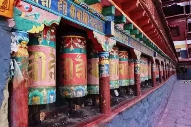 在*藏西**随处可见的符号究竟有什么意思？