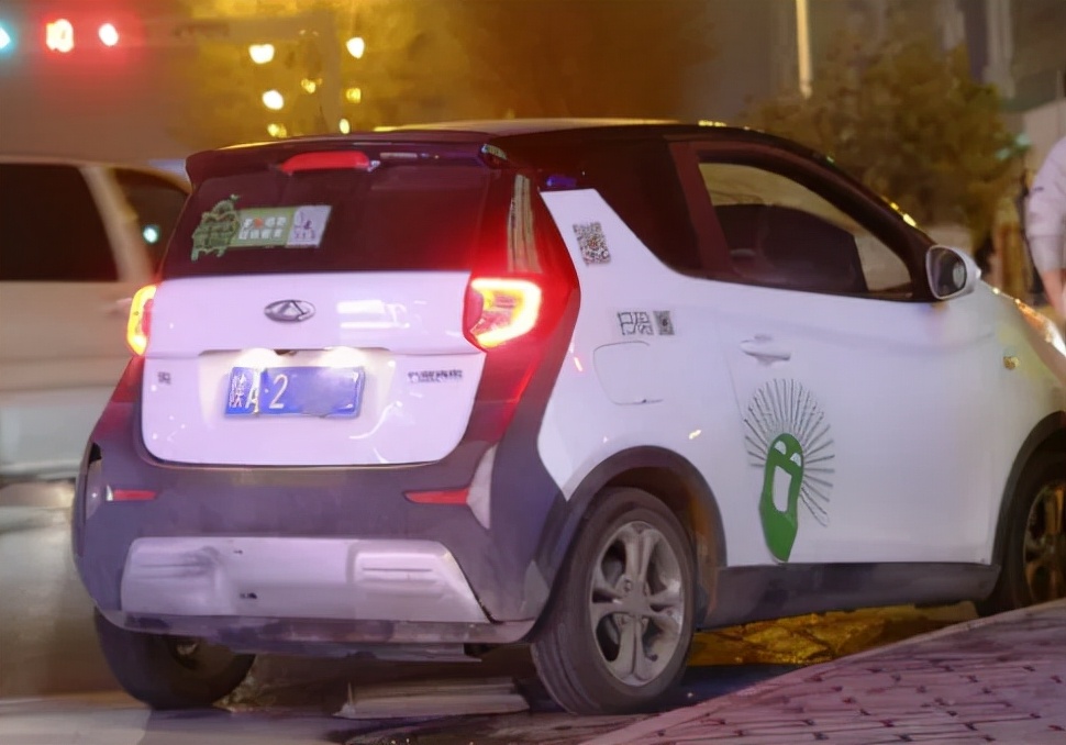 男子刚拿到驾照,男子租用共享汽车发现不对劲