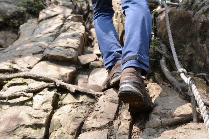 盘点小学生穿不起的鞋,lowa户外徒步鞋哪款是经典款