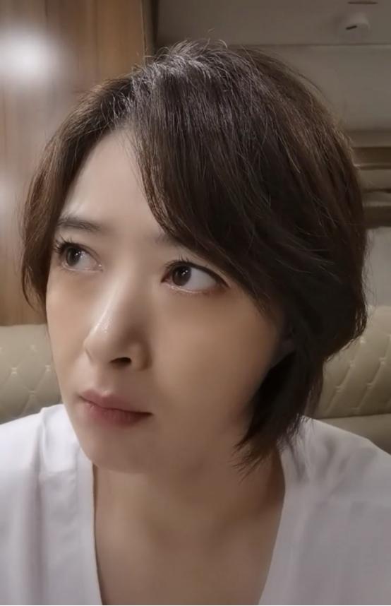 蒋欣上镜显胖的真实对比,蒋欣瘦成肌肉